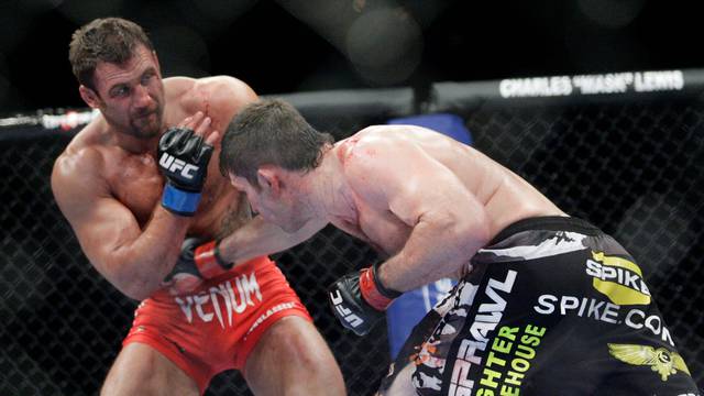 Amir Sadollah, right, fights Phil Baroni at UFC 106 at the Mandalay Events Center on November 21, 2009 in Las Vegas, Nevada. Photo Credit: Francis Specker