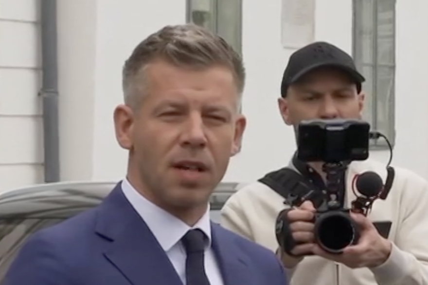 Novoizabrani ma&dstrok;arski premijer Magyar tra&zcaron;i od predsjednika da podnese ostavku po dolasku na sastanak
