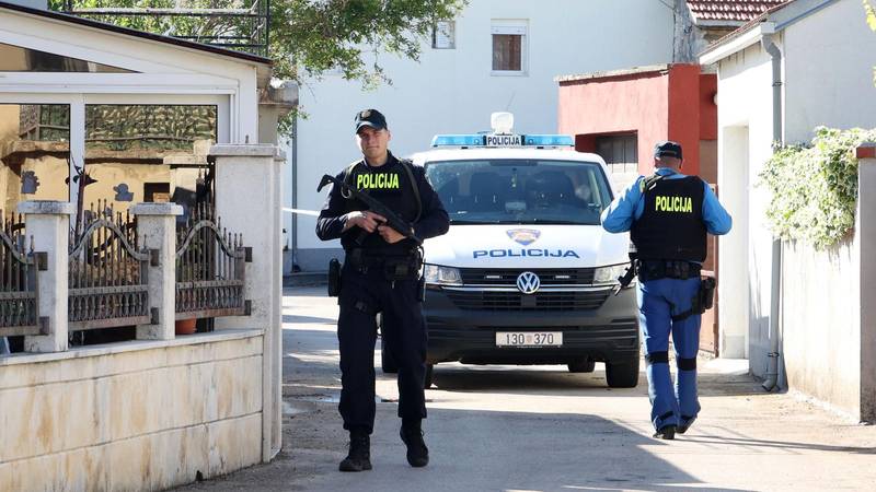POTRAGA Ubio dostavljača (19) u Drnišu: 'U mladosti je curu izbo nožem 17 puta! Pisao 666'