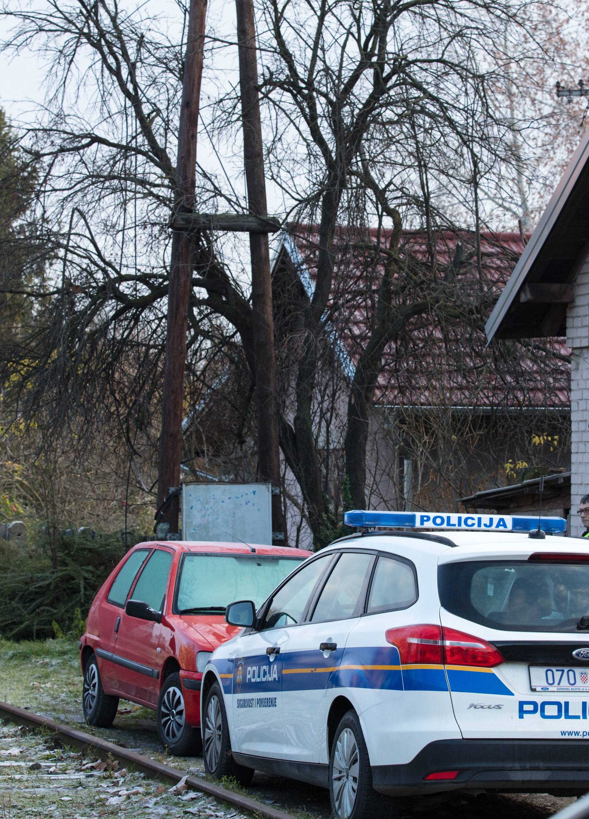 U dvorištu zgrade u Osijeku pronašli su tijelo starije žene