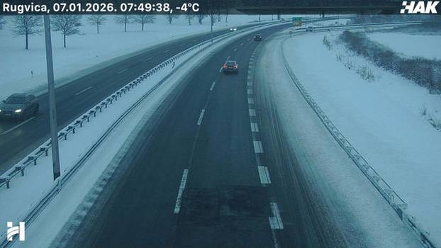 FOTO Autoceste diljem Hrvatske zametene snijegom, pogledajte