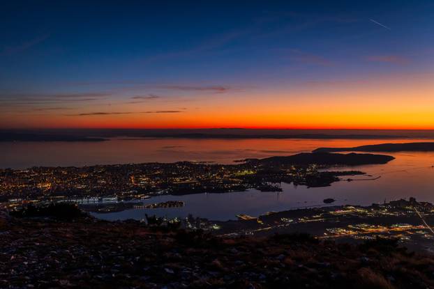 Bajkoviti zalazak sunca iznad Kozjaka