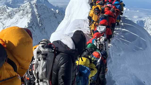 Planinari i planinski vodi?i na Mount Everestu