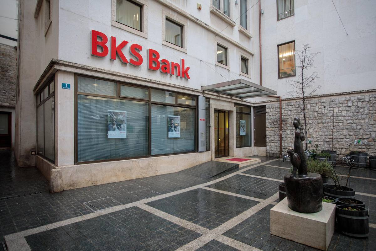 Rijeka: Bankar oštetio banku iz Austrije za čak 15 milijuna eura