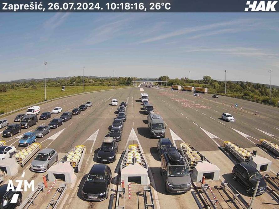 Udarni turistički vikend: Gužve na cestama, na Bajakovu 7 km, kod Zagreba kolona od 2 km...