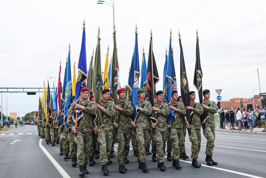 Zagreb: Generalna proba svečanog vojnog mimohoda