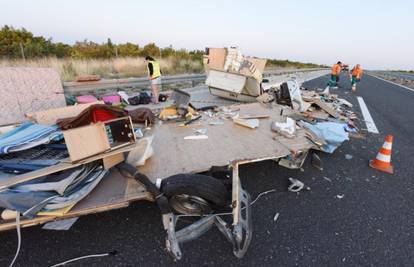 Kamp prikolica je uništena: Teška nesreća na autocesti A1