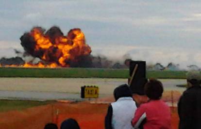 Nova nesreća na mitingu: Pilot poginuo u padu vojnog aviona