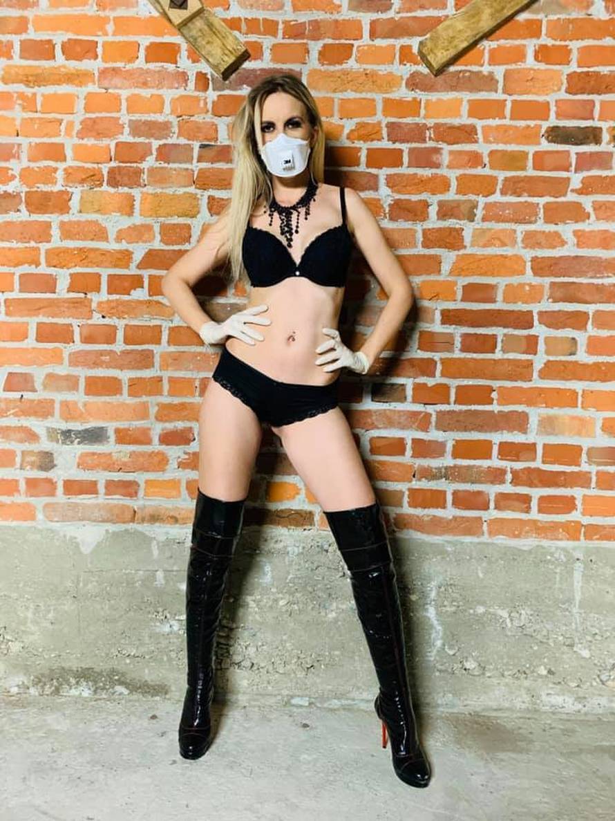 'Maske odbijaju virus kao što tange pokrivaju stražnjicu...'