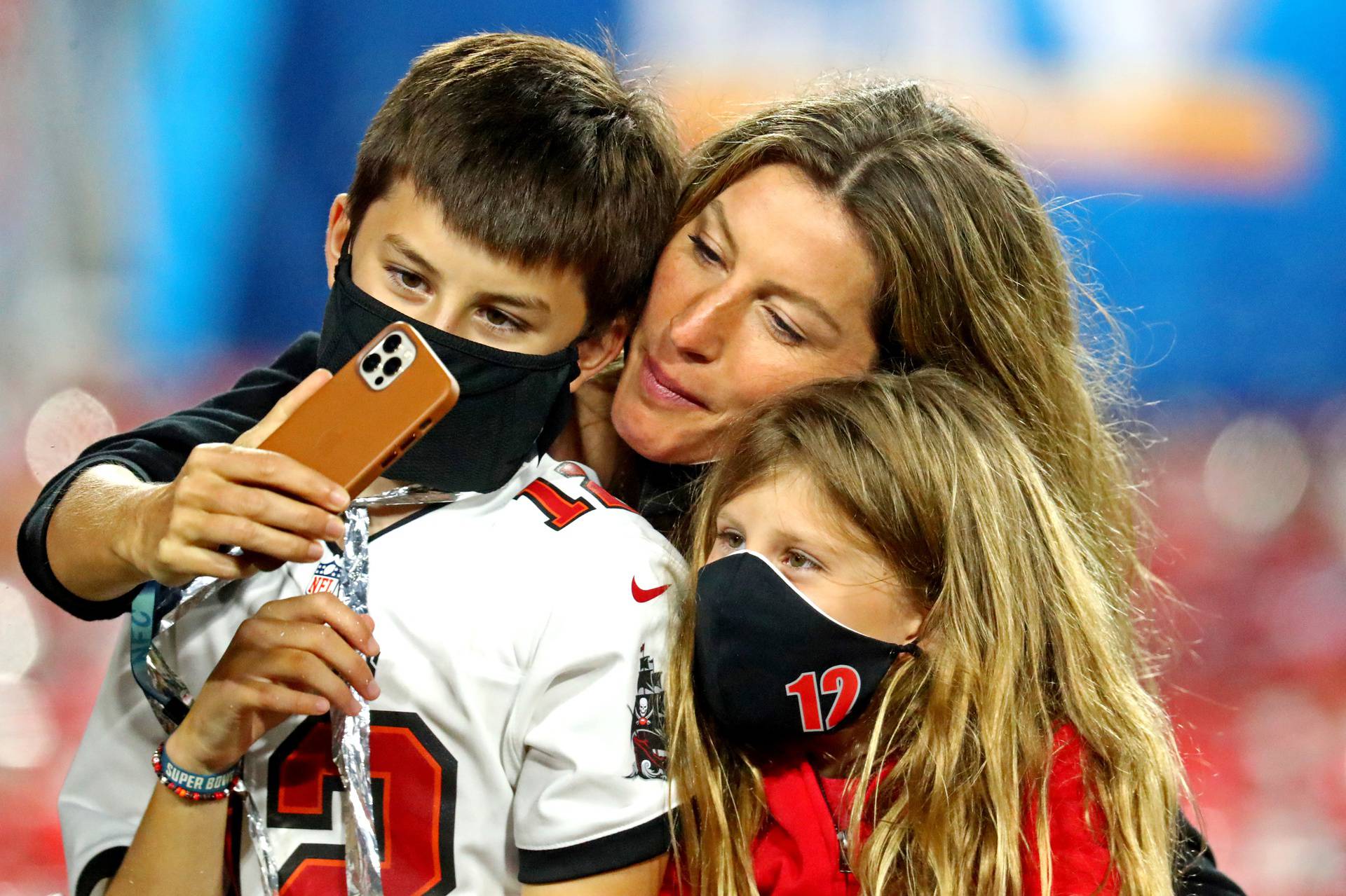 Tom Brady započeo je vezu sa suprugom dok mu je bivša bila trudna, sad se svi odlično slažu