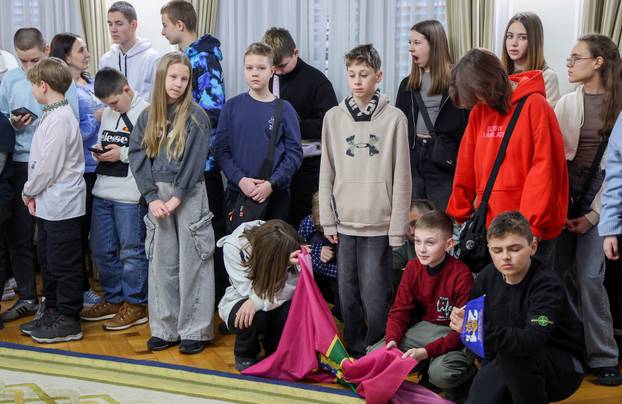 Zagreb: Andrej Plenković primio ukrajinsku djecu koja borave u Hrvatskoj na psihosocijalnoj edukaciji