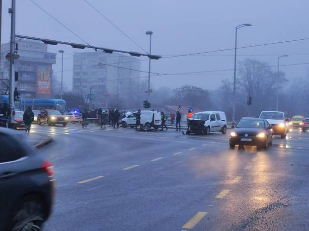 FOTO Pogledajte kaos kod Vjesnika nakon teškog sudara