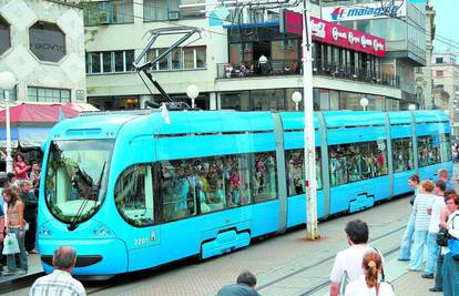 Zagreb: Curice (9) i (10) džeparile u tramvaju