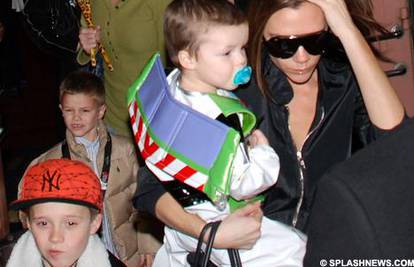 Beckham s ostalom djecom  rođendan slavio u kafiću