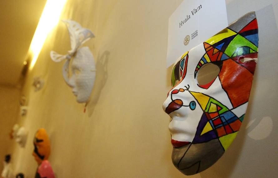 Poznati radili maske i skupljali novac za  "Školu u bolnici"