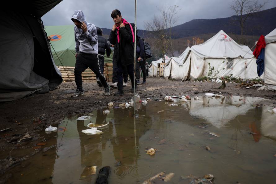 Noć u paklu Vučjaka: Mlate nas i pucaju, bojimo se crne policije
