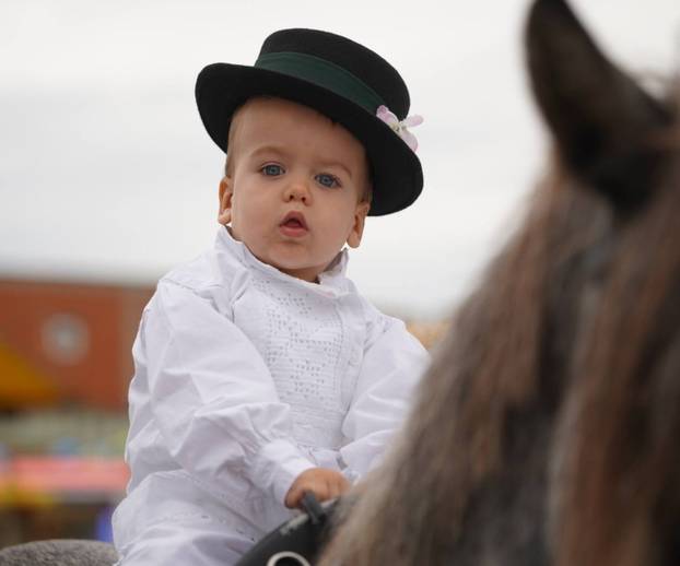 Dječje vinkovačke jeseni: Spoj folklora i slavonskih pjesama
