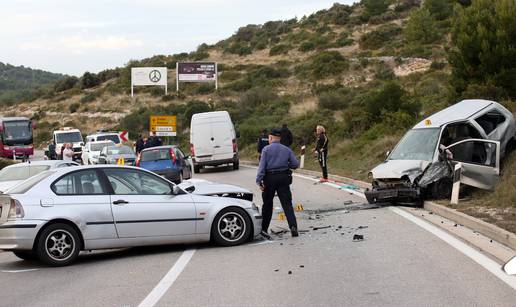 Hrvati žele više sigurnosti, misle da će auti letjeti i ne žele dijeliti prijevoz s drugima