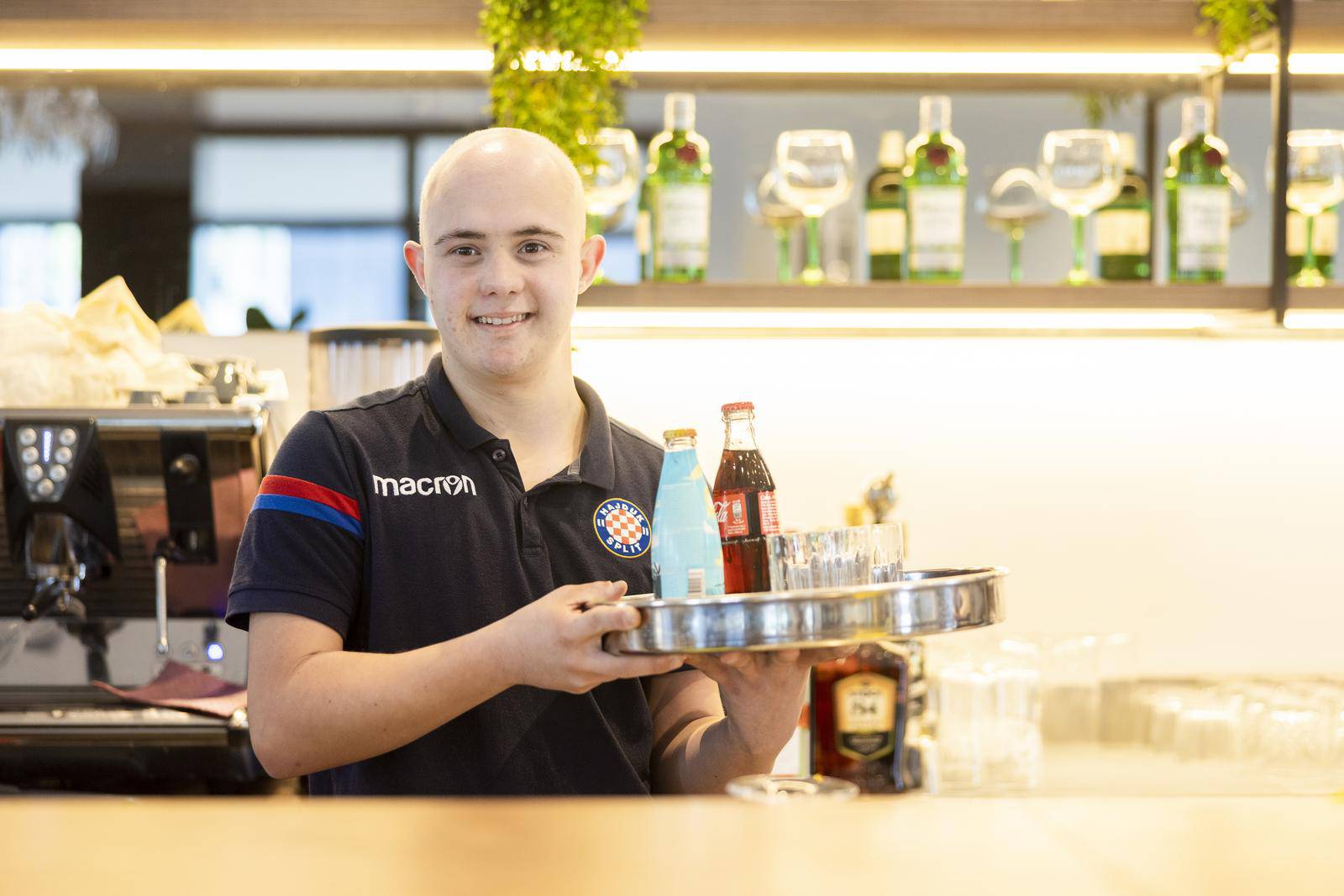 Split: Antonio Bošnjak, dječak  s Down sindromom, počinje raditi u restoranu Tingul