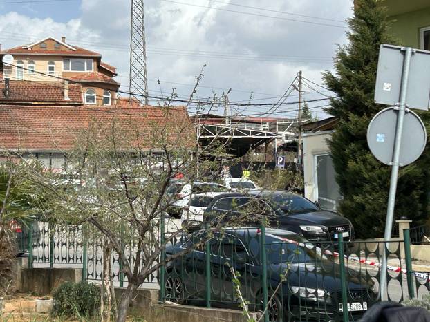 FOTO Reporter 24sata na mjestu tragedije: U Kočanima više od 50 mrtvih u požaru diskoteke...