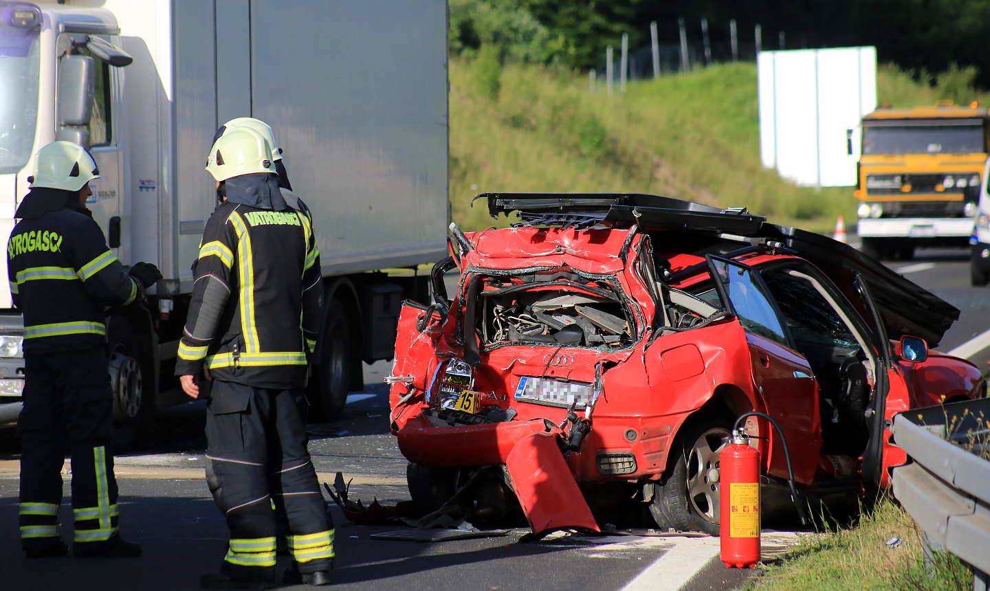 Sudar auta i kamiona nedaleko od Bosiljeva, poginuo muškarac
