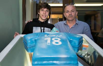 'Da, to su moji potpisi, ali nisam taj ugovor nikad vidio. Nisam glup da dam 50% od transfera'