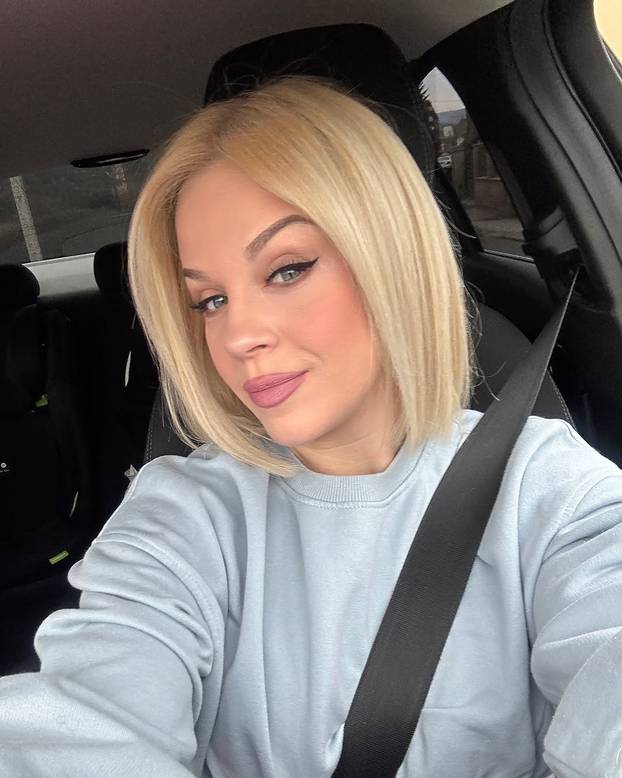 FOTO Lijepa Barbara  pjevala je u Okučanima na  30. obljetnici Bljeska: 'Ponosna Hrvatica!'