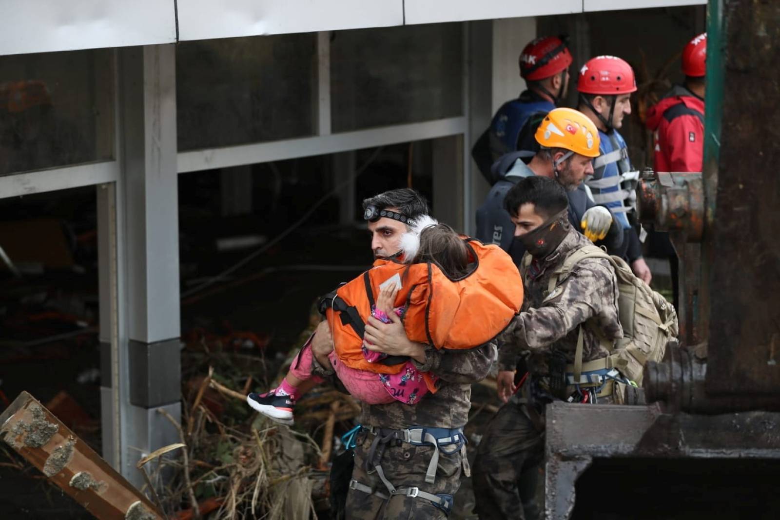 Death toll from northern Turkey floods rises to 27