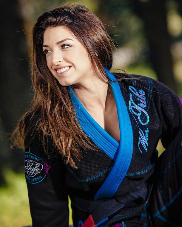 Mama UFC prvakinja: Prije 7 godina rekla je da će joj oko pasa biti pojas. Sad ga ima!