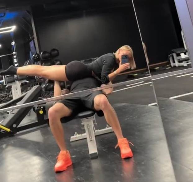 FOTO Darijo Srna prodao ga je za rekordnu svotu. Sad ne smije igrati, a ona ga pritom zabavlja