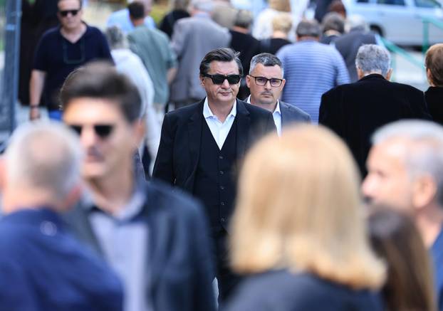 Zagreb: Posljedni ispraćaj novinara Roberta Valdeca 