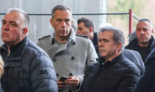 FOTO Tuga na Mirogoju. &Ccaron;a&ccaron;i&cacute;, Turudi&cacute;, Svetina ispratili na vje&ccaron;ni po&ccaron;inak legendu Kutije