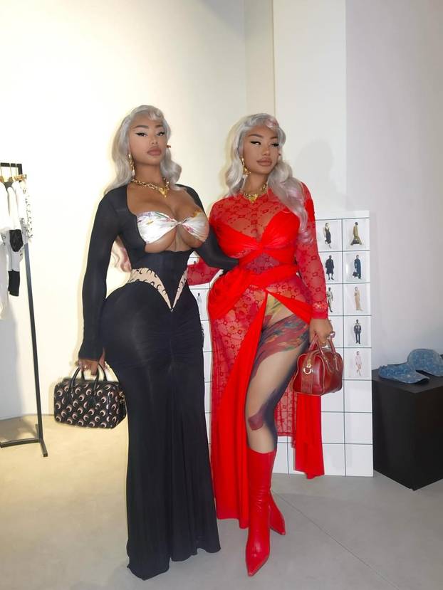 FOTO Jel' vidite duplo? Ne! Divlje blizanke ne vole odjeću, a jedna krade kreditne kartice...