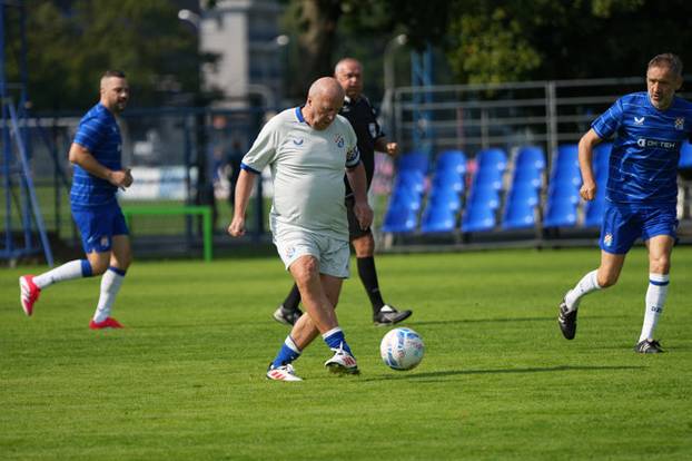 FOTO Legende Dinama ponovno u kopačkama: Boban, Zajec, Marić... zaigrali na izborni dan!