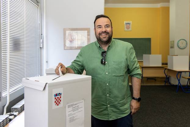 Pula: Kandidat za gradonačelnika Filip Zoričić glasovao je u drugom krugu lokalnih izbora