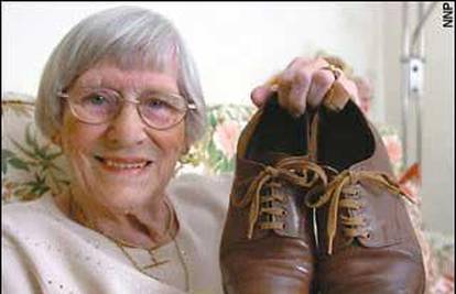 Starica iz Velike Britanije 70 godina nosi iste cipele