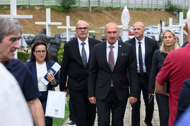 Komemoracija u povodu pokopa 500 hrvatskih žrtava u Donjem Maclju