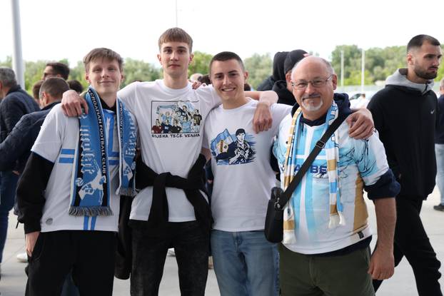 Osijek: Dolazak navijača na finale Hrvatskog nogometnog kupa