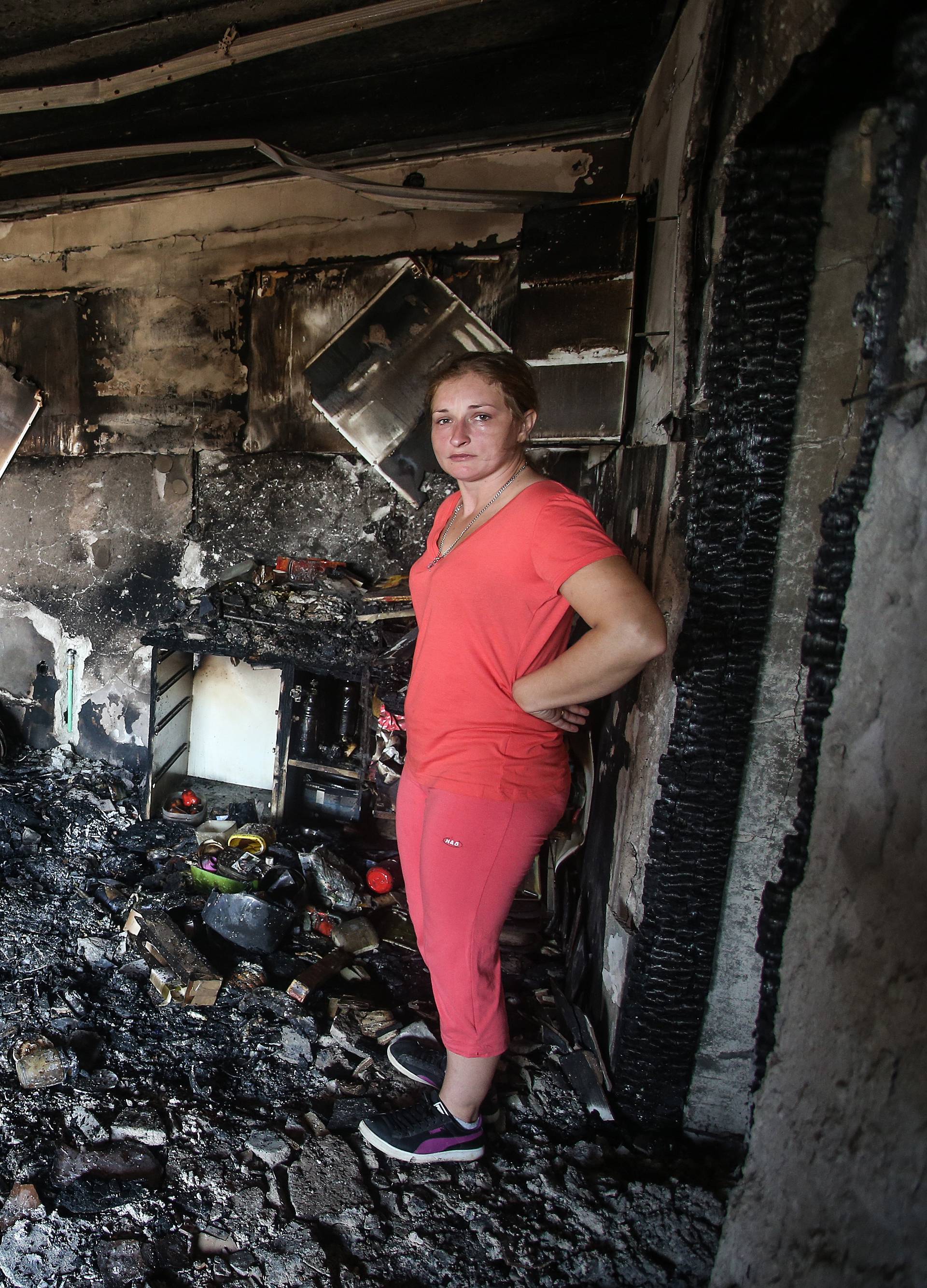 Izgubili su sve: Vatra uništila dom obitelji s četvero djece
