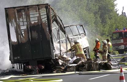 Izgorjeli u busu: Najmanje 18 putnika poginulo, 31 ozlijeđen