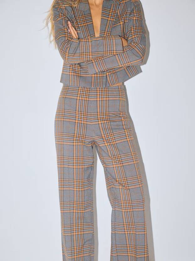 Hit ženska odijela po povoljnim cijenama koje morate imati