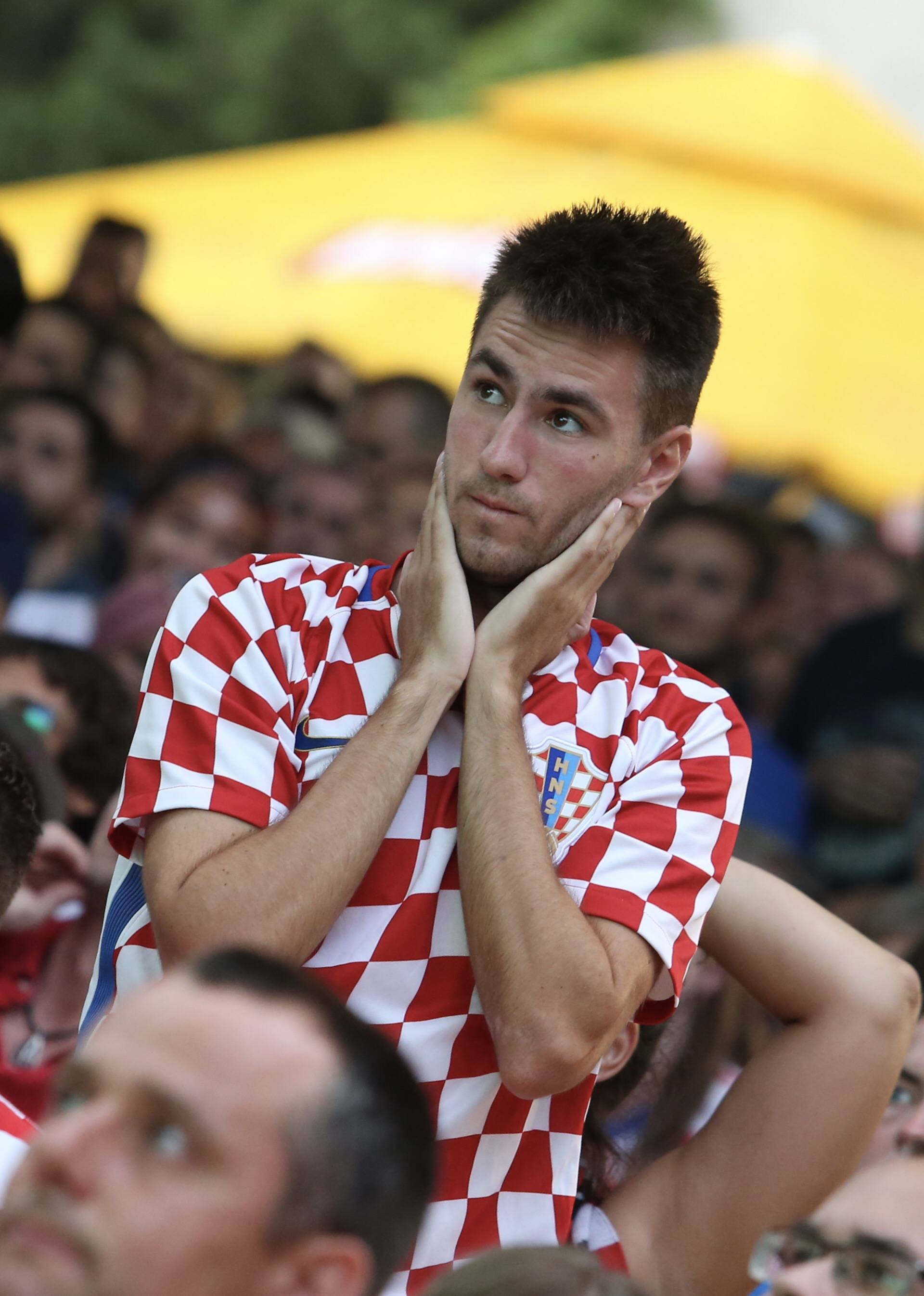 Split: NavijaÄi u fan zoni prate utakmicu Hrvatska - Argentina