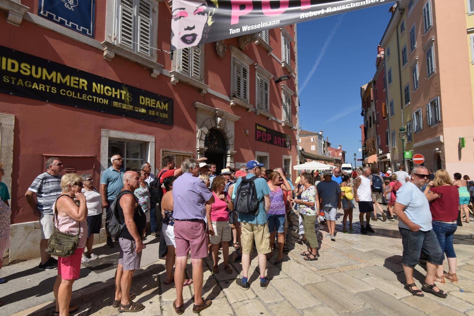 Rovinj: Turisti i stanovnici uÅ¾ivaju u sunÄanom danu