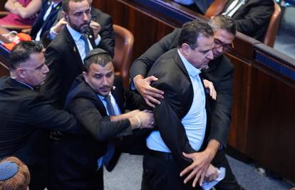 Izraelski zastupnik zaustavio govor Trumpa: Netanyahu ima krv ljudi na svojim rukama