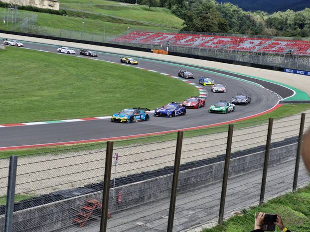 FOTO 24sata na utrci u Italiji. Pogledajte spektakl s hrvatskim vozačem za volanom Huracana