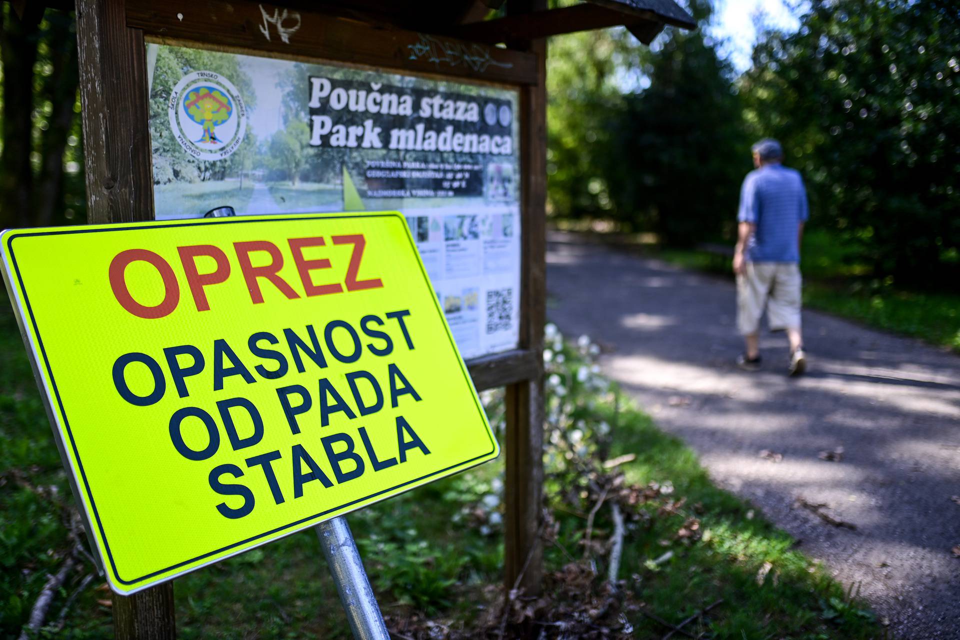 Olujno nevrijeme uništilo Park mladenaca u Zagrebu, srušena stabla još nisu uklonjena