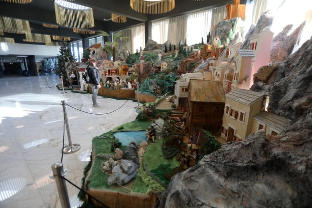 Opatija: Najveće jaslice na Kvarneru postavljene su u predvorju Grand Hotela Adriatic