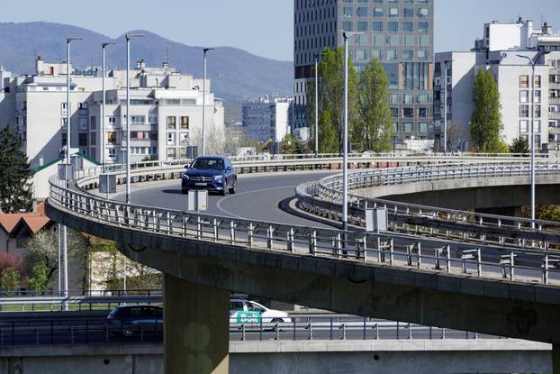 Zagreb: Transport loop at the intersection of Držićeva and Slavonian Avenue