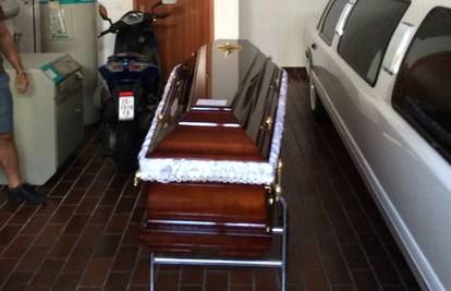 Horor u Sesvetama: Pogrebnik je držao pokojnicu u garaži