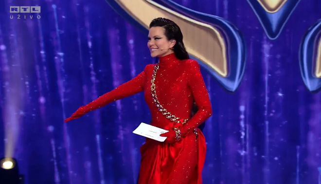 Nikolina Pišek sjaji u crvenoj haljini, svemu dodala srebrni lanac: 'Kako dobro izgledaš!'